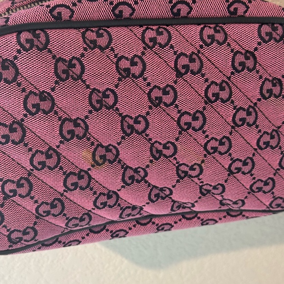 Gucci Pink Quilted Crossbody Bag with Chain Strap (Gently used only worn once) - Picture 3 of 4
